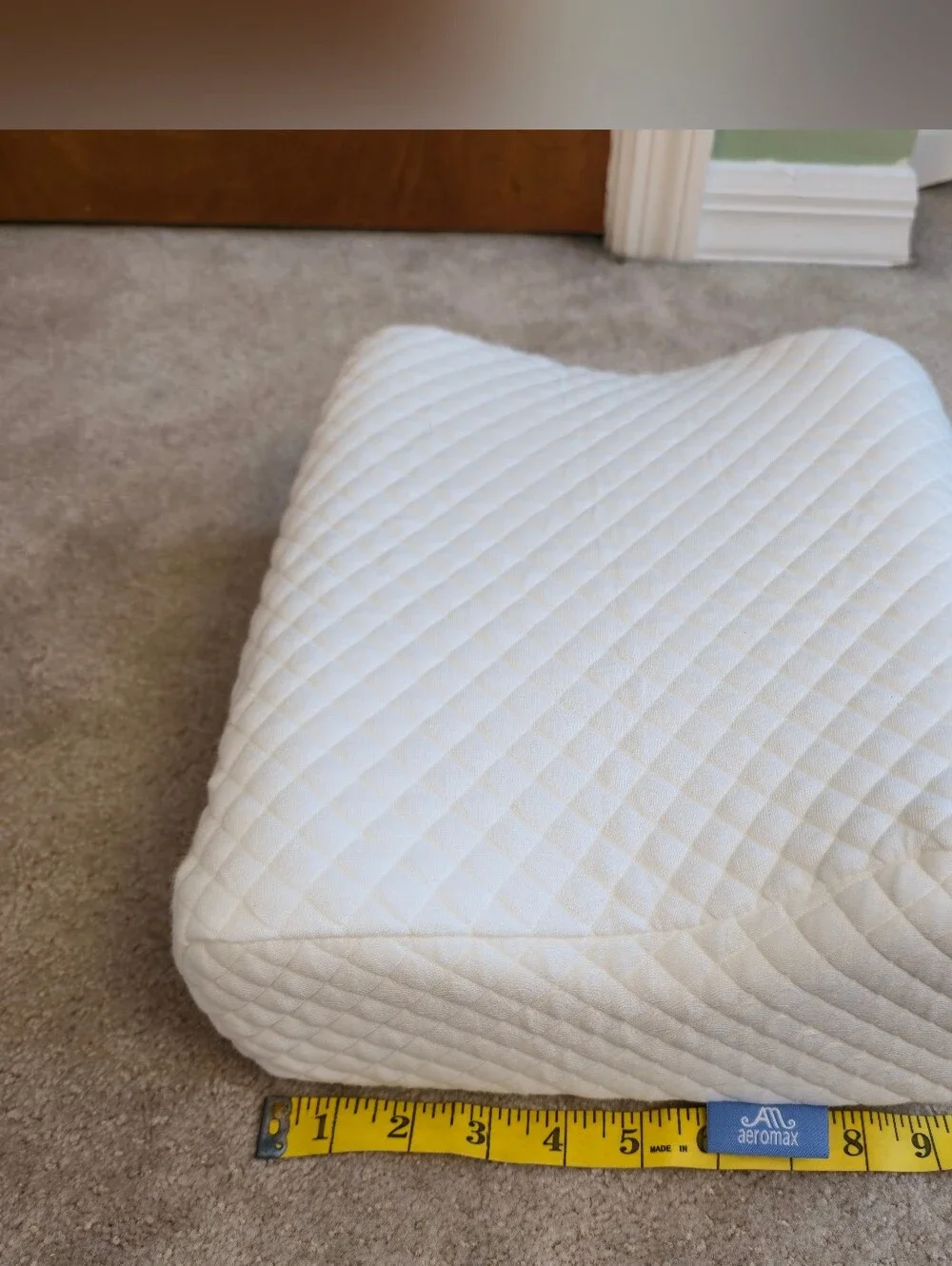 AEROMAX travel contour memory foam Neck Pillow